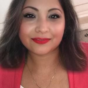 Meet your Posher, Yanira